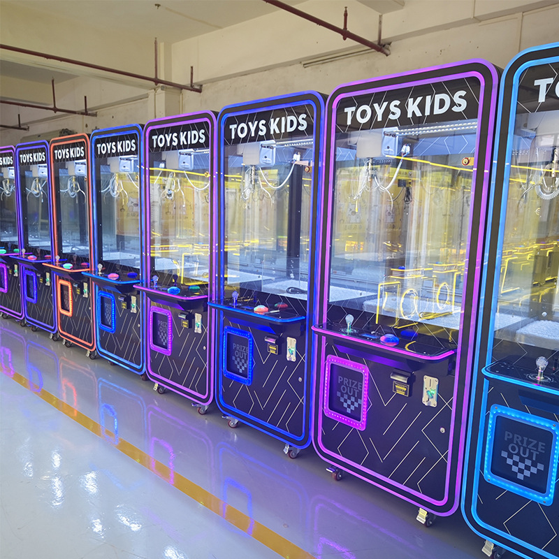 ブラッククローマシン モダンアーケードゲーム機 コイン式景品 - Arcade Prize Vending Machine のレビューと価格